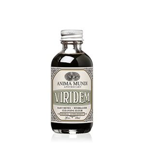 Elixir detox Viridem Greens en botella con ingredientes naturales