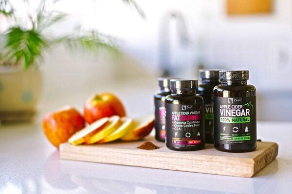 Cápsulas naturales con vinagre crudo y pimienta para bienestar