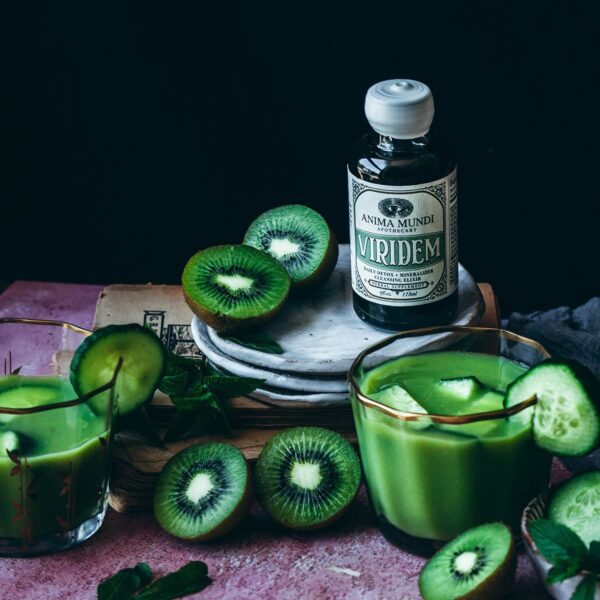 Elixir detox con clorofila para limpieza hepática y digestiva