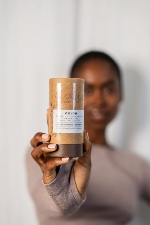 cápsulas de plantas silvestres y orgánicas para colon feliz