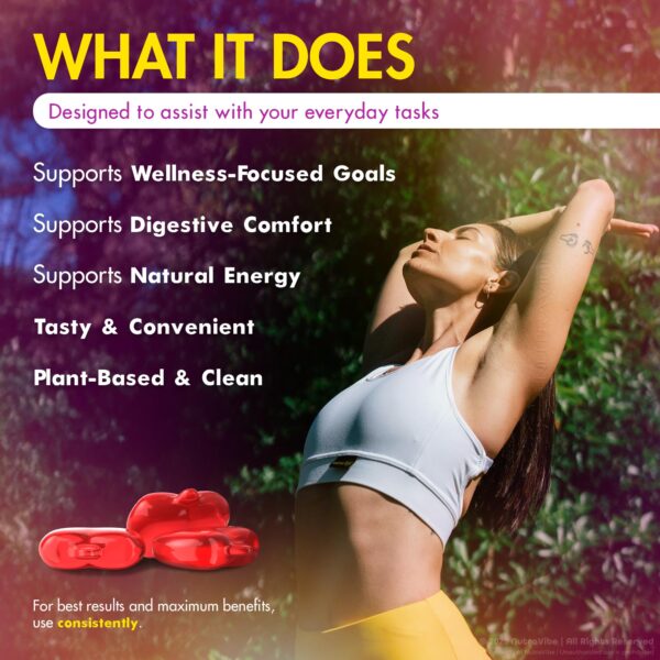 Gomitas Revitalyn en mano para salud piel y fitness