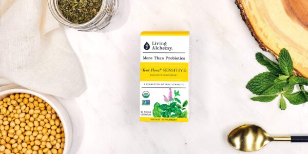 Etiqueta informativa de cápsulas Your Flora Living Alchemy