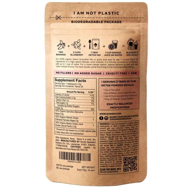 Detalle de polvo de batido detox orgánico Numami con espirulina