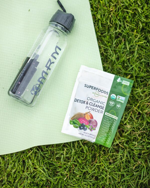 Detox diario MRM Nutrition empaque orientado a limpieza saludable