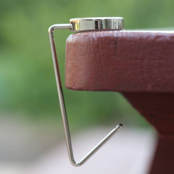 Colgador bolso NewCharms compacto y seguro metálico